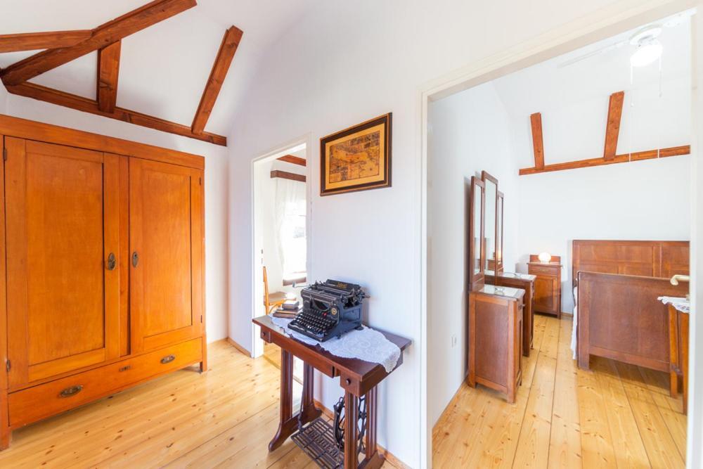Holiday Home Burba Комижа Экстерьер фото